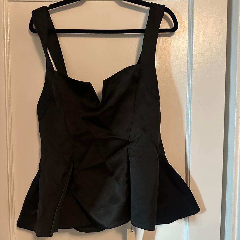 Reformation Rayne size 8 black top
